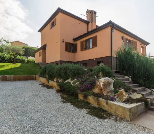 Villa Marina with pool, BBQ & parking near Poreč