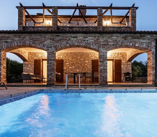 Rustic Villa Lara with pool