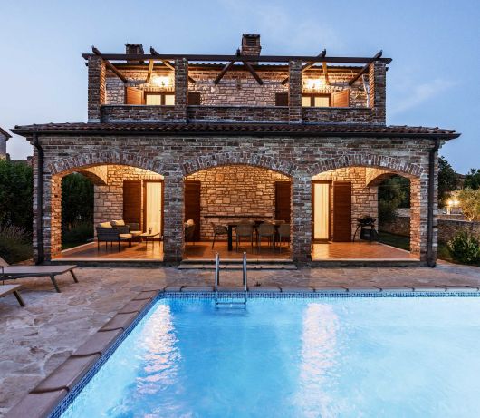 Rustic Villa Lara with pool