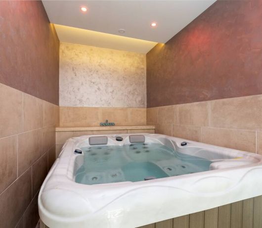 Casa vacanza rustica con jacuzzi / 4 Seasons