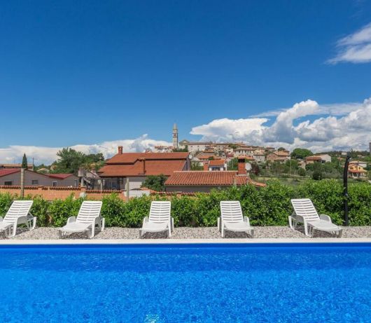 Holiday Home with pool in Višnjan