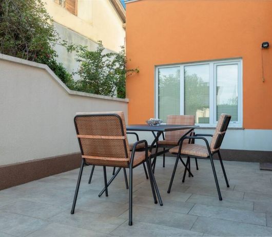 Apartment with pool for adults in Medulin A4