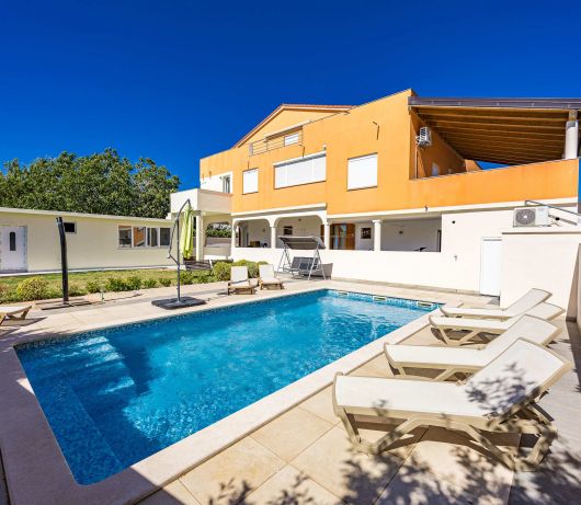 Apartment with pool in Medulin A4