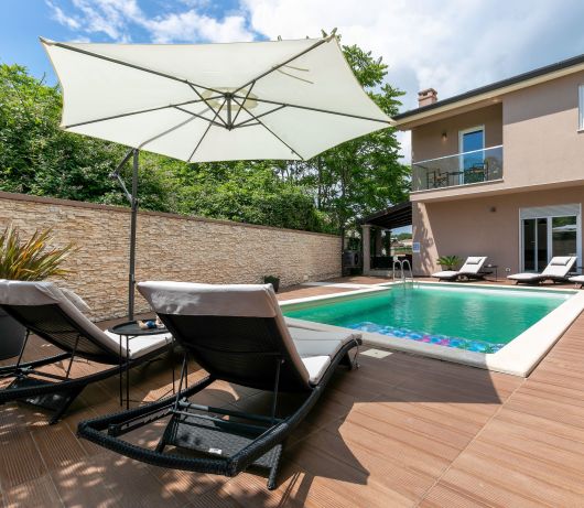 Villa Luna with heated pool and BBQ near Rovinj