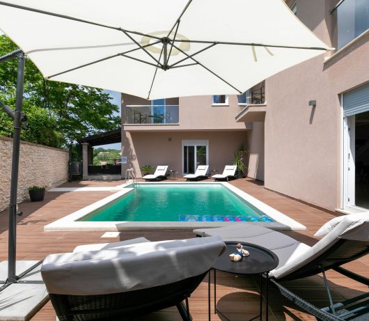 Villa Luna with heated pool and BBQ near Rovinj