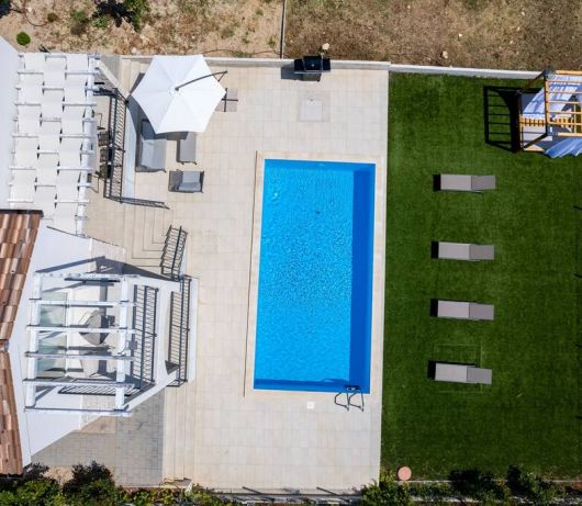4 bedroom villa with pool and sea view 21B