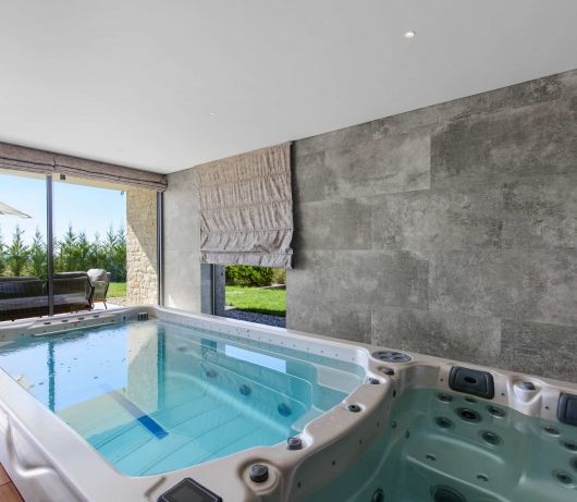 Villa Miracle with pool, hydromassage & sauna