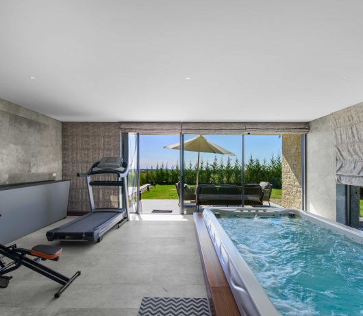 Villa Miracle with pool, hydromassage & sauna