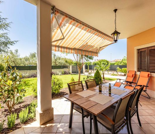 Olea Magica / 2B Apt Buza with garden