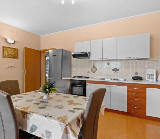Olea Magica / 2B Apt Buza with garden