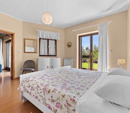 Olea Magica / 2B Apt Buza with garden