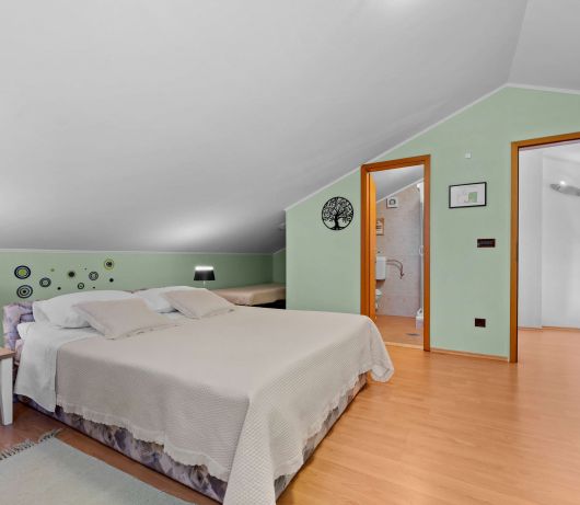 Olea Magica / 2B Apt Bianchera with terrace