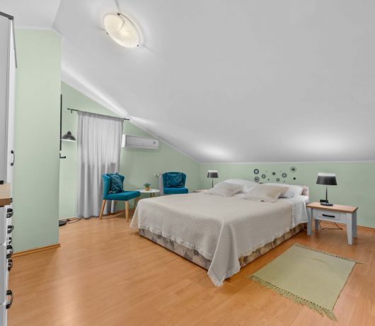 Olea Magica / 2B Apt Bianchera with terrace