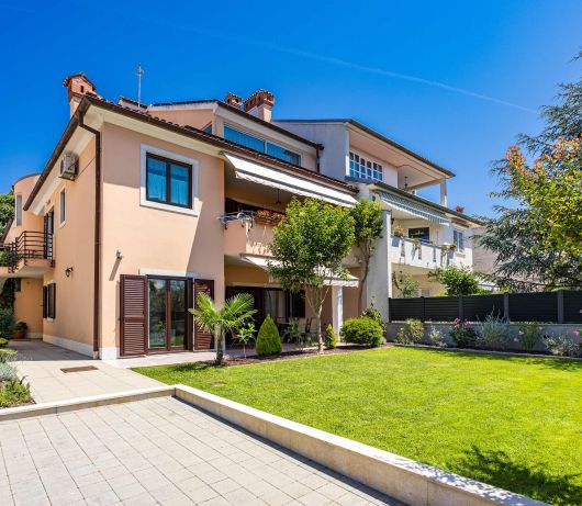 Olea Magica / 2B Apt Bianchera with terrace