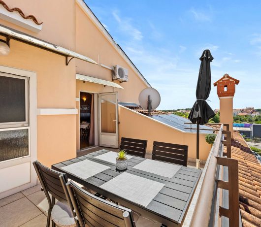 Olea Magica / 2B Apt Bianchera with terrace