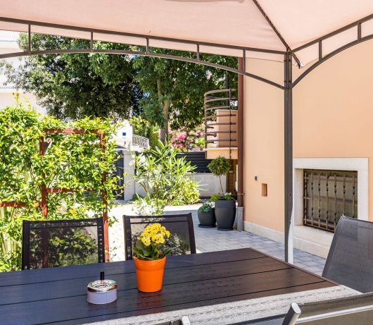 Olea Magica / 2B Apt Bianchera with terrace