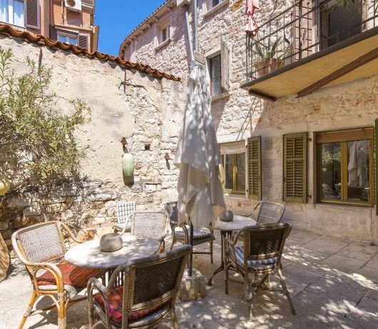 Apartment Dei Fiori 1