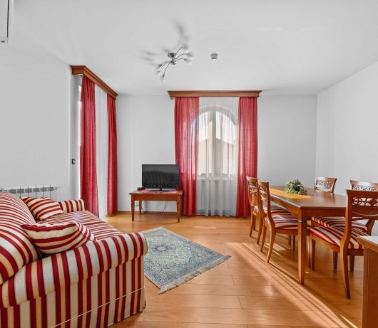 Two-bedrooms apartment with balcony at Villa Armin