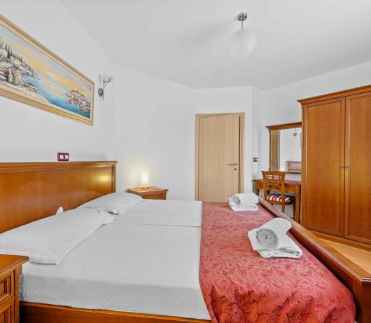 Two-bedrooms apartment with balcony at Villa Armin