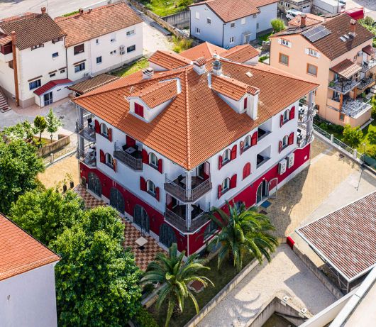 Two-bedrooms apartment with balcony at Villa Armin