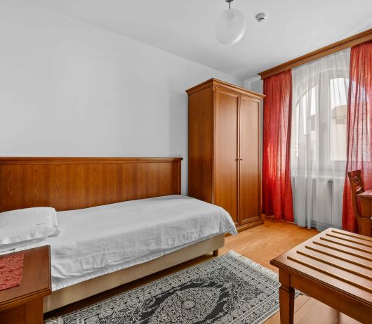 Two-bedrooms apartment with balcony at Villa Armin