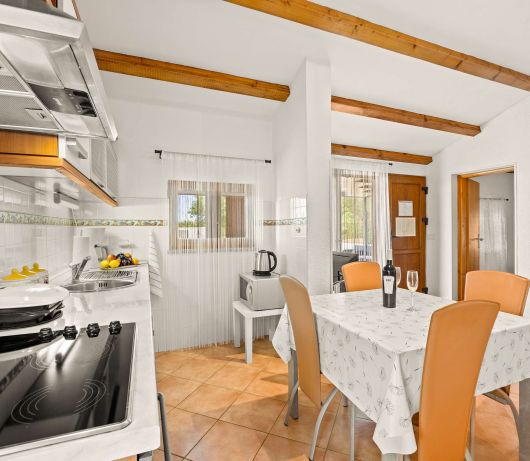 Holiday House Leo