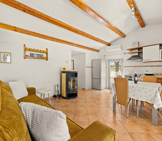 Holiday House Leo