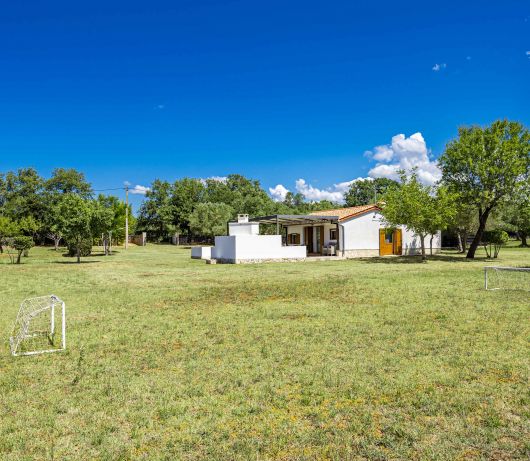 Holiday House Leo