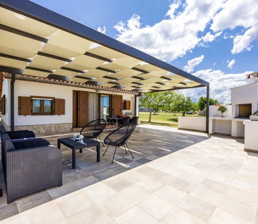 Holiday House Leo