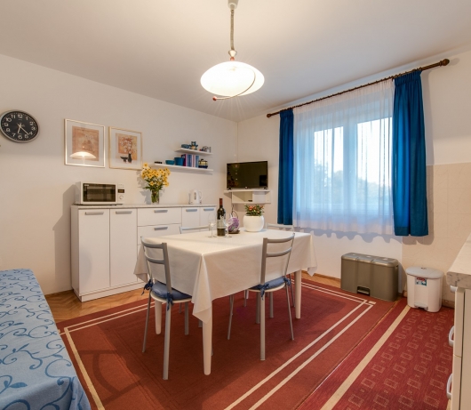 Apartments Fiorela / Apartment mit zwei Schlafzimmern, Balkon, Parkplatz und Meerblick
