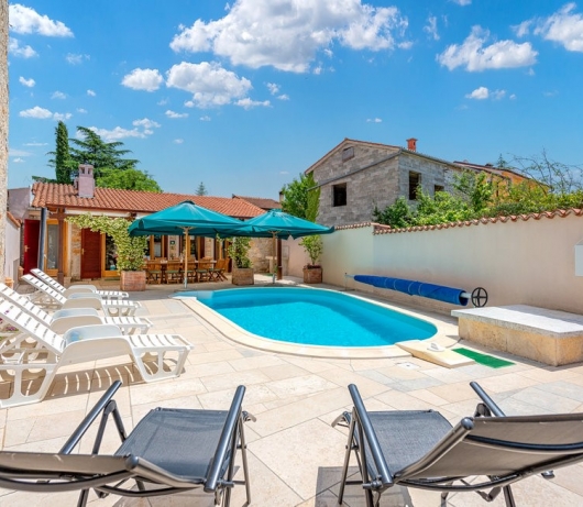 Rustic Villa Diana with pool near Rovinj