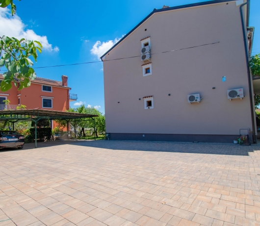 Apartments Kristina / Comfort Two-Bedroom apartment with terrace and parking