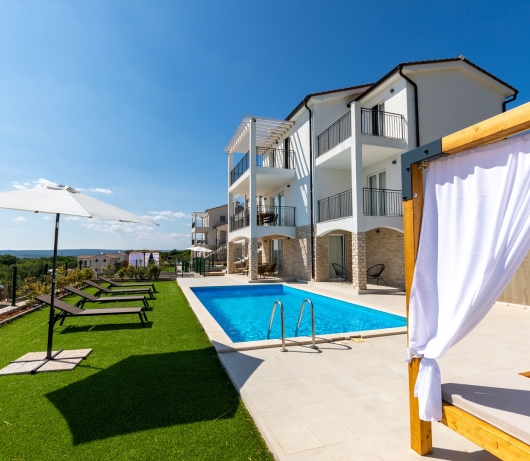 Villen Diminici / 5-Schlafzimmer-Villa mit Pool und Panoramablick auf das Meer 1F