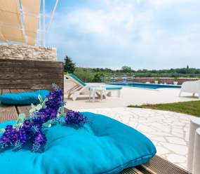 Villa Tanga vicino a Rovigno con piscina privata e giardino per 8 persone