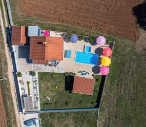 Holiday house in rural Istria with pool and hydromassage
