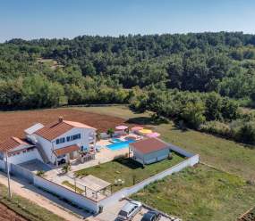 Holiday house in rural Istria with pool and whirlpool