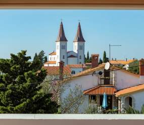 Family apartments Medulin / A1 Exclusive one-bedroom apartment with shared pool for 4 persons