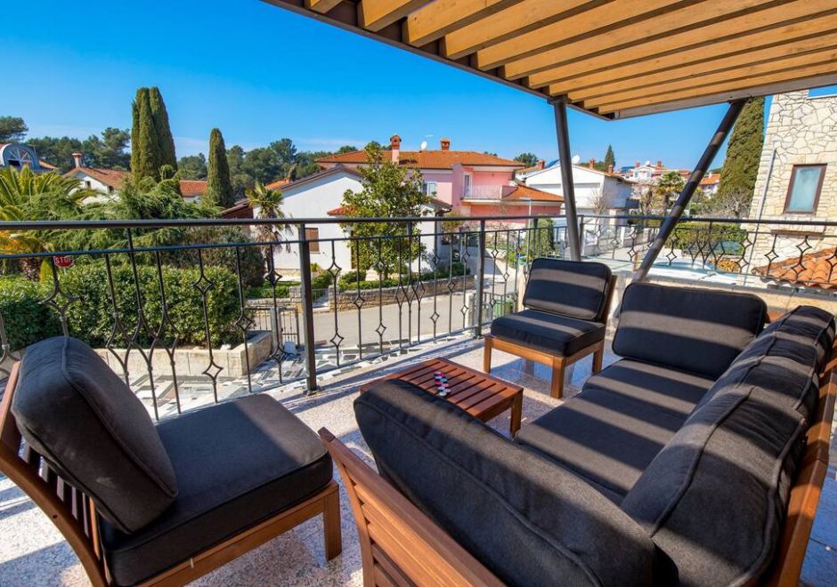 Villa Ivona with heated pool in Rovinj