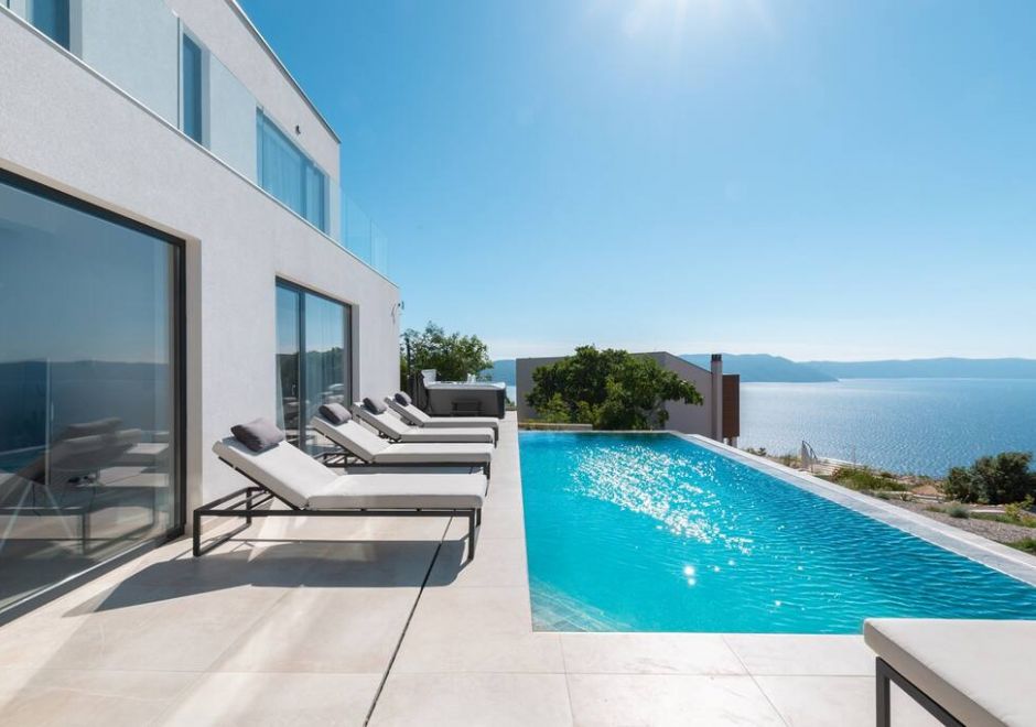 Villa Aristea with sea view, jacuzzi&infinity pool