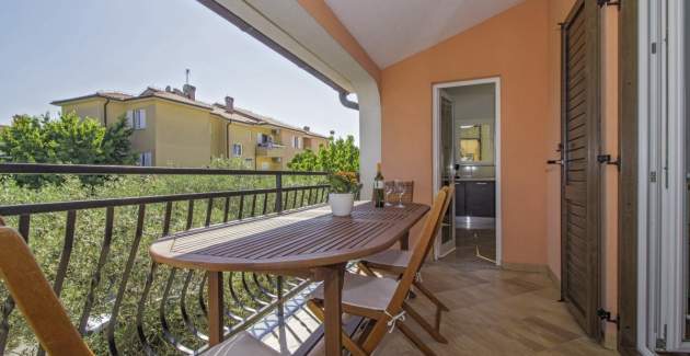 Apartments Doris / App mit drei Schlafzimmern, Garden, BBQ und Terrasse