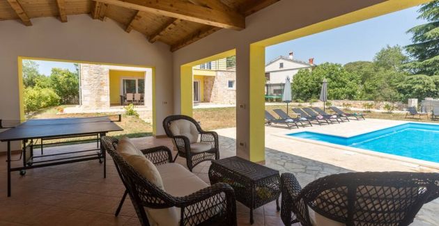 Countryside Villa - Violetta with pool and garden