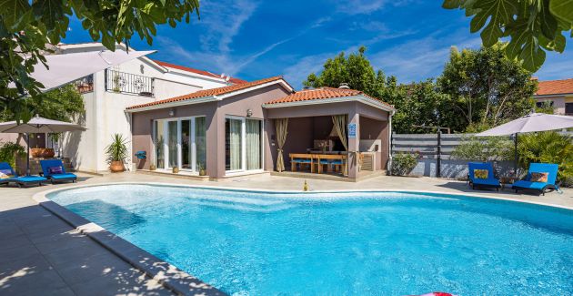 Five bedroom villa Emily with pool in Medulin