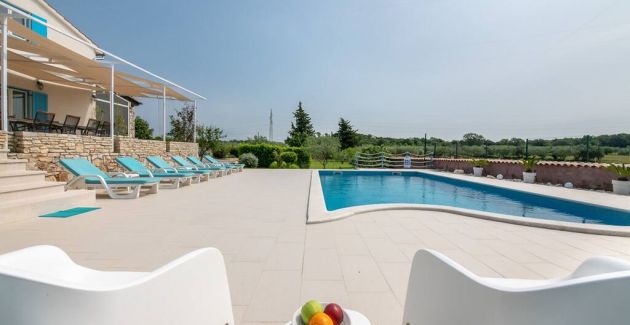 Villa Tanga near Rovinj for 8 persons with pool