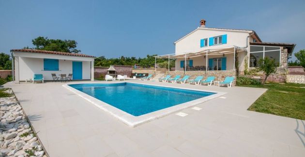 Villa Tanga near Rovinj for 8 persons with pool