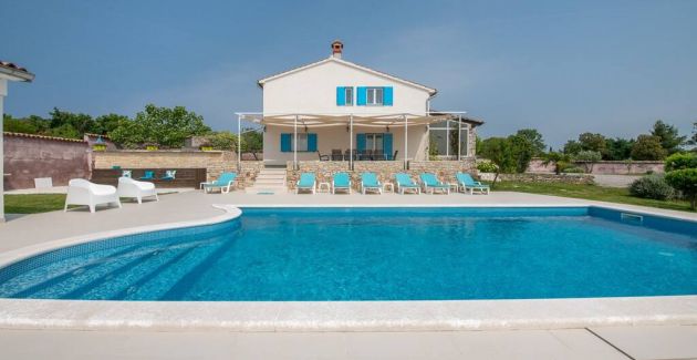 Villa Tanga near Rovinj for 8 persons with pool