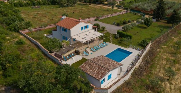 Villa Tanga near Rovinj for 8 persons with pool