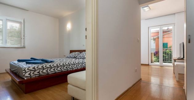 One-bedroom app ALBIS with balcony and parking