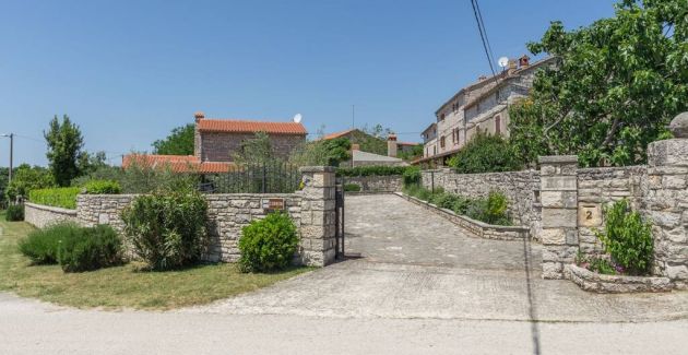 Ferienhaus Maria mit zwei Schlafzimmern im Dorf in der Nähe von Rovinj