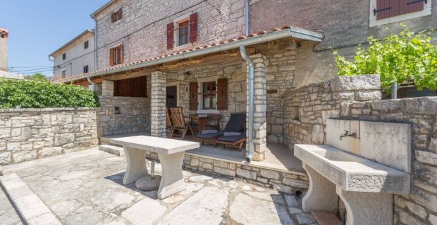 Ferienhaus Maria mit zwei Schlafzimmern im Dorf in der Nähe von Rovinj