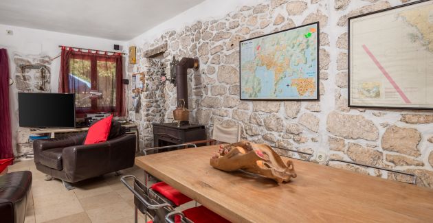 Holiday House Cave Romana